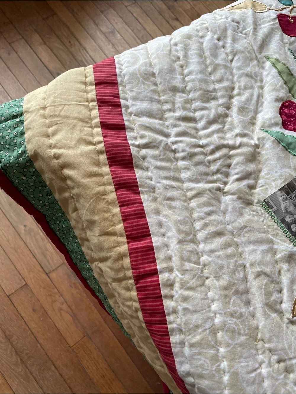 NWOT Family Tree Photo Quilt